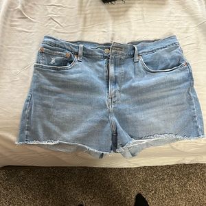 Levi’s high rise short